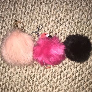 3 Pom Poms